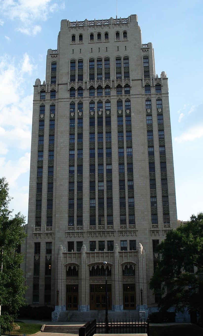 City Hall in Atlanta, GA. By Atlantacitizen at en.wikipedia [Public domain], from Wikimedia Commons.